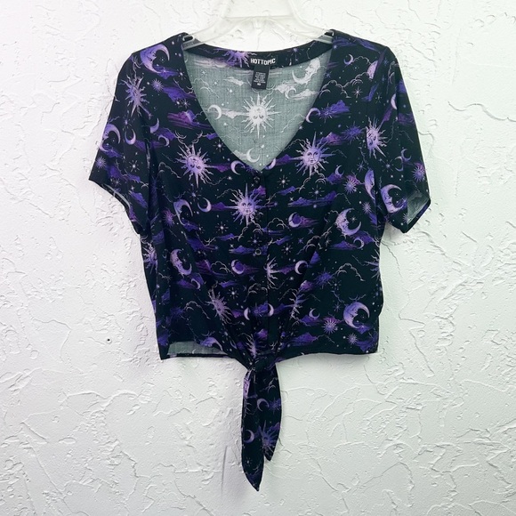 Hot Topic Tops - Hot Topic Black Purple Sun Moon Cropped Button Up Tie Front Top Size Medium